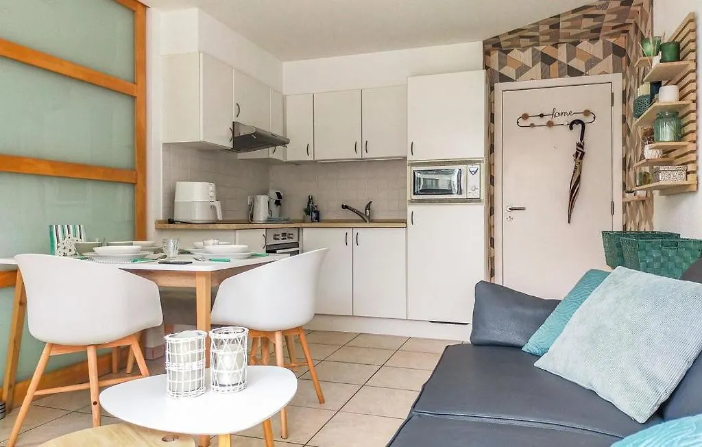 Prachtige Studio In Oostende Met Verwarmd Zwembad Ostend