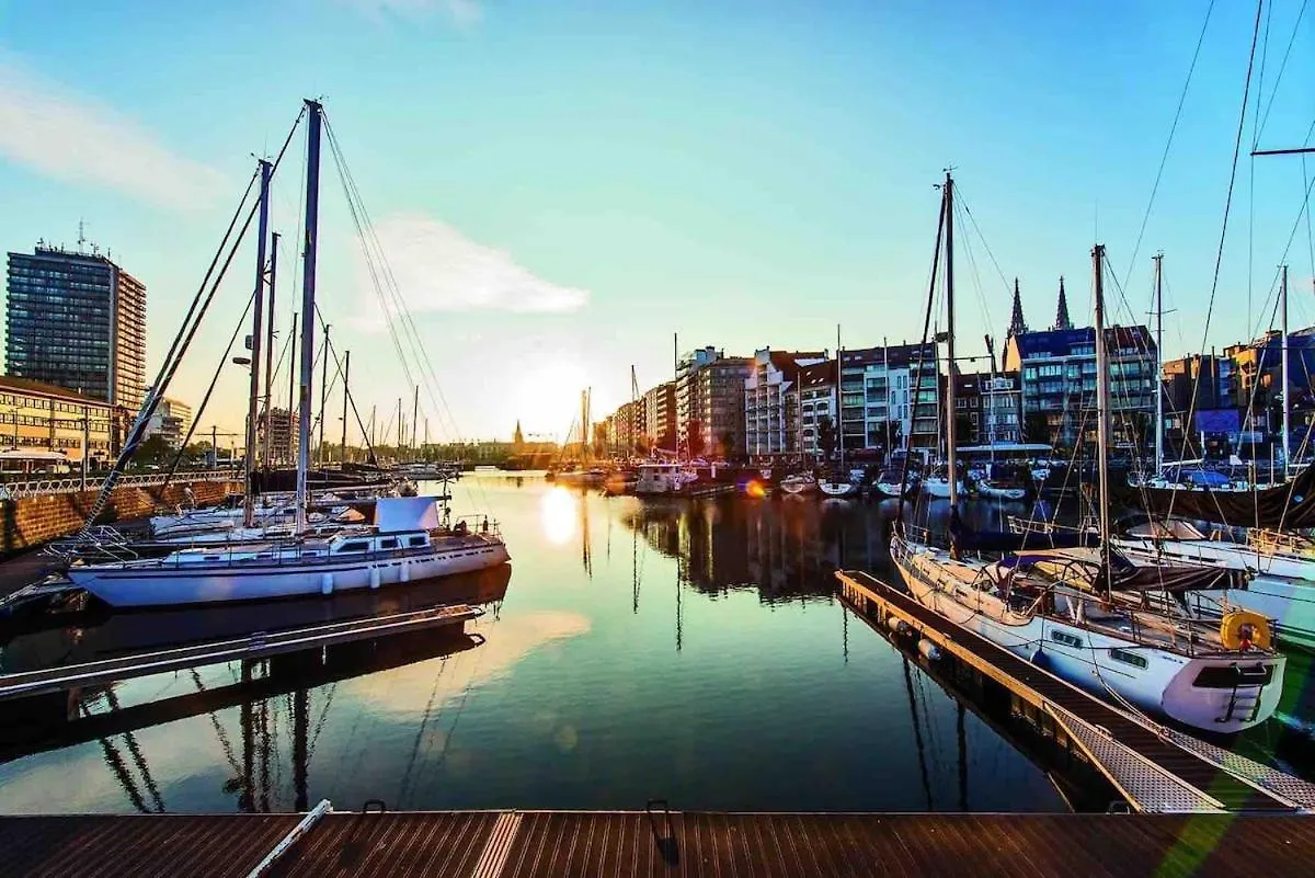 Prachtige Studio In Oostende Met Verwarmd Zwembad Ostend