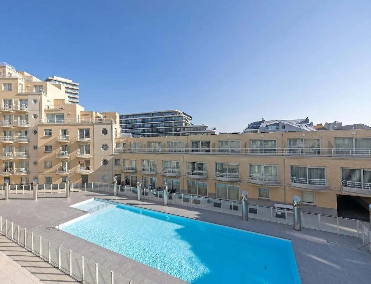 Prachtige Studio In Oostende Met Verwarmd Zwembad